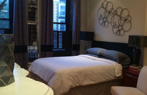 Bedford-Stuyvesant House | A Temporary Accommodation That Has Been Exquisitely Designed.