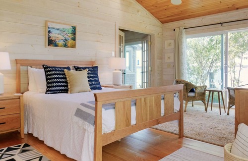 Trenton Cottage | Acadia Waterfront Retreat w/ Private Beach+Studio