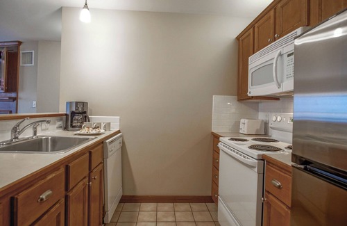 Snowshoe Condo | Allegheny Springs 201 : 2 Bedroom, 2 Full Bath: Slope Side; Gas Fireplace