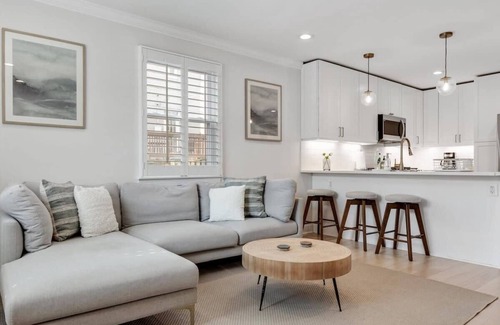 Southwest Quadrant House | ALX Home Away from Home
