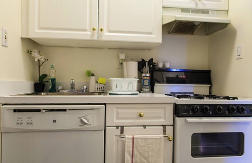 Midtown West Apartment | Artist Modern 2 Bedroom Time Square/Central Park Apartment