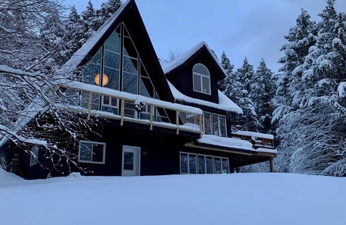 Moscow House | Ashwood A-Frame Retreat in Stowe Hollow, Minutes from Village