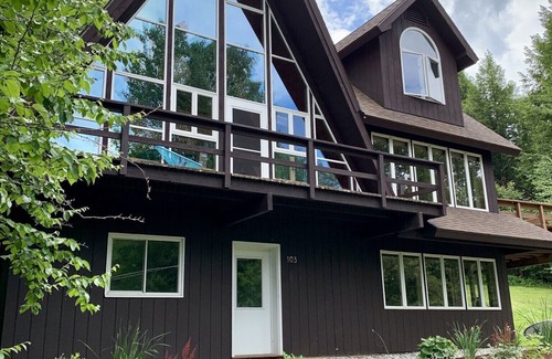 Moscow House | Ashwood A-Frame Retreat in Stowe Hollow, Minutes from Village