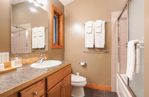 Glacier House | Avventura Chalet