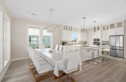 Galveston House | Beach view, central location, EV charger, 6 free parking, elevator