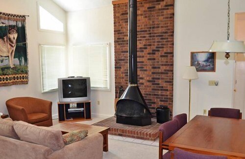 Basye Apartment | Beautiful 2 bedroom unit at resort, sleeps 8