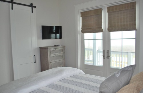 Galveston House | Beautiful home located directly on Galveston West Bay in Pointe West Community.