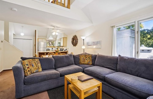 Killington Condo | Beautiful two bedroom condo on site spa & fitness center Woods 26