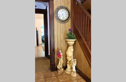 Niagara Falls Apartment | Beautiful View Home attractions by Niagara Falls River NY