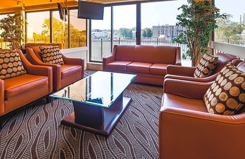 Oswego Hotel | Best Western Plus Oswego Hotel and Conference Center