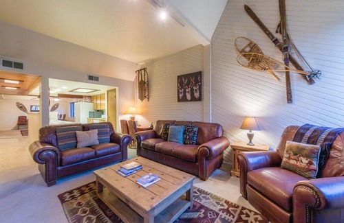 North Park City House | Bluebird Day at Carriage House by Casago