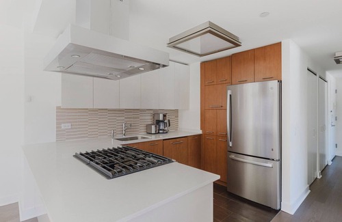 Hell's Kitchen Apartment | Blueground | Midtown West 2bd apartment