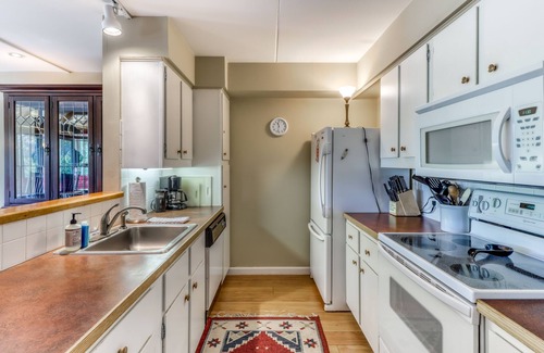 Warren Condo | Bridges Resort Condo with Pools, Hot Tub, Gym, Tennis - Near Ski Slopes