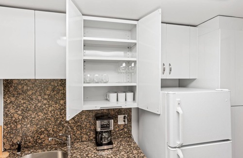 Prudential - St. Botolph Apartment | Bright Back Bay Studio w/W/D & Gym, nr Copley T, by Blueground
