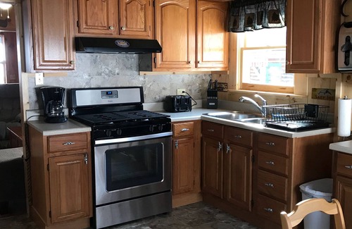 North Bay Cabin | Cabin 1 Waterfront - Three Pines Lodging & Marina