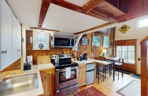 Chittenden Cabin | Cabin ∙ 2 bedrooms ∙ 4 guests