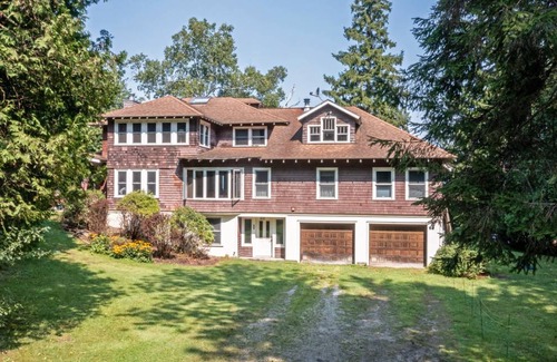 Shelburne Cottage | Cabin ∙ 5 bedrooms ∙ 11 guests