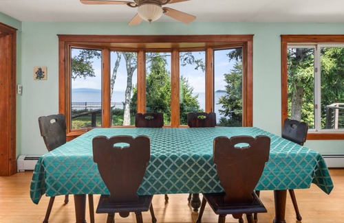Shelburne Cottage | Cabin ∙ 5 bedrooms ∙ 11 guests