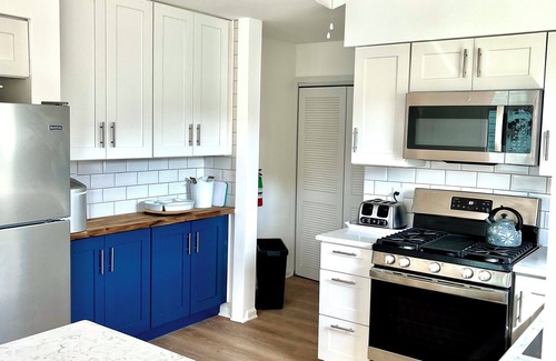 Cape May House | Cape May Vacation Rentals- Great Location! Just BLOCK & 1/2 to BEACH and TOWN!