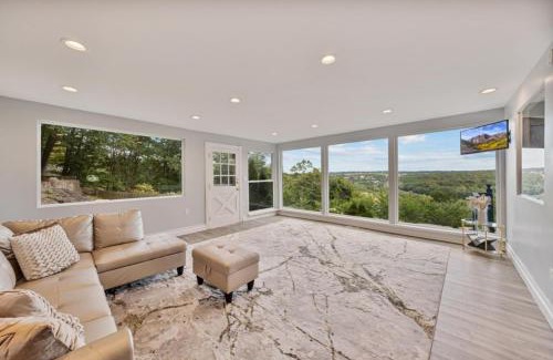 Suffern House | CASA MATTIA - StayShores home