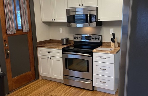 Kutzky Park House | Charming 3 bed 1 bath home. 1 block to St. Mary's. 10 min walk to Mayo downtown.