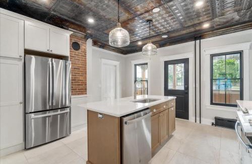 Saratoga Springs House | Charming Newly Renovated House Next Door to Track