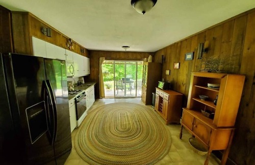 Warren House | Classic Vermont Farmhouse near Sugarbush Resort