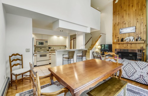 Killington House | Colony Club C12 Located in the heart of Killington is a beautiful spacious townhouse with plenty of space for multiple families to vacation together. (please note this unit has NO AIR CONDITIONING)