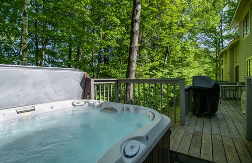 Ludlow Condo | Condo ∙ 3 bedrooms ∙ 6 guests