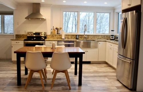 Central Vermont- Killington Condo | Condo 7 Trailside Village Slopeside One Bedroom w/Hot tub
