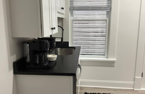Victorian Village House | Convention - Short North - King Bed - Parking Free
