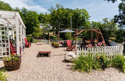 Wolfeboro Apartment | Cottage 4 - 1 Bed w/Loft/1 Bath & Courtyard
