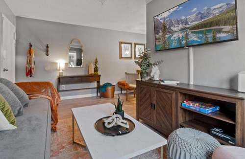 Huntington Apartment | Cozy Condo in City: Just Steps to the Metro!