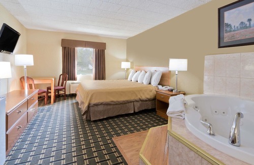Batavia Hotel | Days Inn by Wyndham Batavia Darien Lake Theme Park