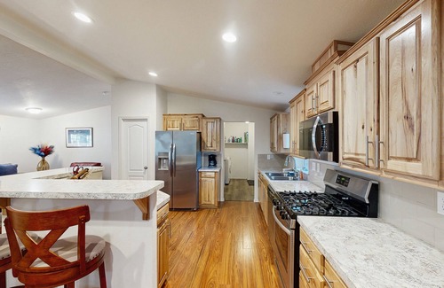 Bandon House | Dog-friendly single-level home with ramp entry access, firepit, W&D and WIFI