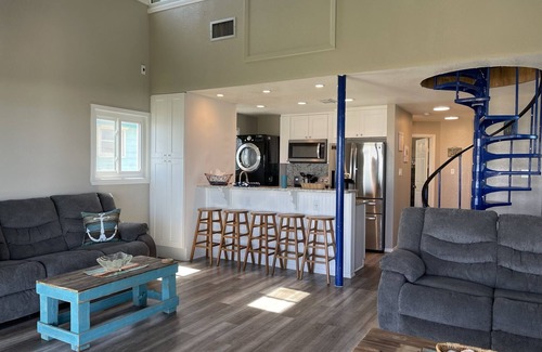 Freeport House | Dolphin on the Beach - Steps to Sand | Beachfront Home for 14 + Dog Friendly