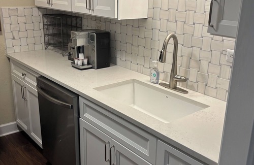 Downtown Atlanta Condo | DOWNTOWN, Peachtree Towers, 1 Bedroom, Nicely decorated, Home Away from home