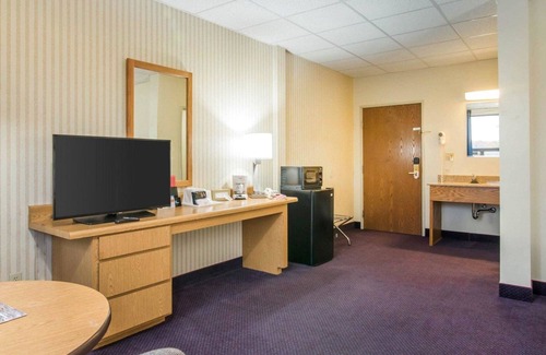 Manchester Hotel | Econo Lodge