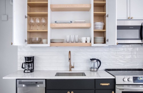 North Brookline Apartment | Elegant Brookline 1BR w/Gym & W/D, steps to Green Line, by Blueground