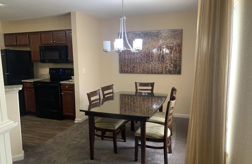 Berkeley Condo | Enjoy Williamsburg from your modern 4BR/4BA at Greensprings Resort. Great value.