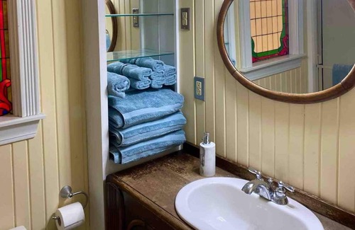 Church Point House | Entire Unit Relaxing 2 Bedroom Suite FAST WIFI