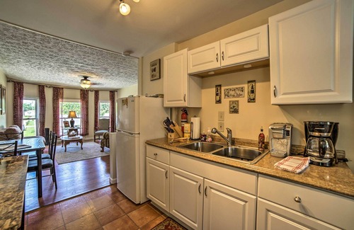 Geneva-on-the-Lake Apartment | Explore Lake Erie & 'Strip' From Quaint Apartment!