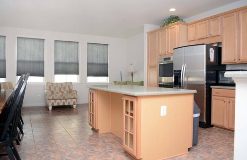Sunset Island House | Fabulous Luxury 5 Bedroom townhouse With WiFi In Gated Community On Bayside With Indoor/Outdoor Pools, Private Beaches, Restaurant, And More Just Ten Minutes From Beach!