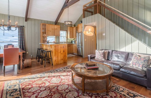 Winhall House | FAMILY FRIENDLY DESIGNER DECORATED SKI RETREAT
