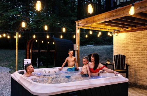 Intervale House | Family Retreat Sauna Hot Tub Games Peloton