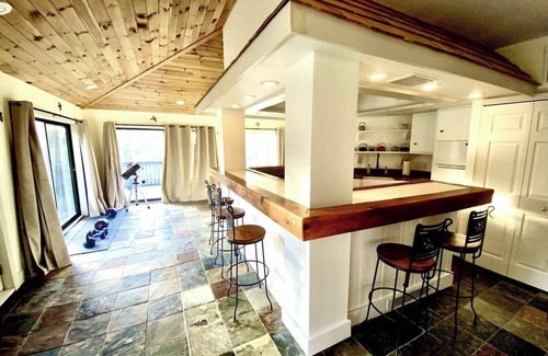 Kerhonkson Villa | Forest Villa: Yoga Studio, Theater, Fire Pit + Deck | Dream House in the Gunks