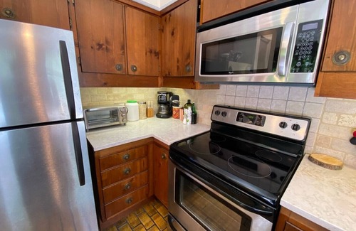 Plymouth Cabin | Four Season Escape | Near Lakes,Trails,Killington