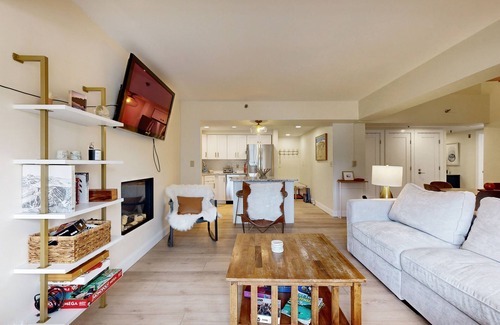 Killington Condo | Gorgeous mtn-view condo next to Killington Resort - pool, hot tub & ski shuttle