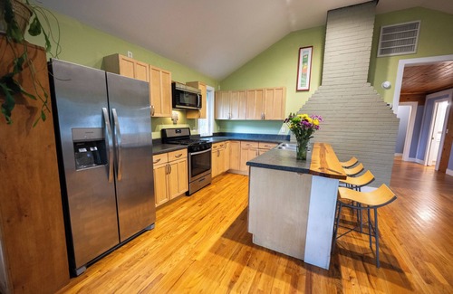 Black Mountain House | Great front porch! Walk to downtown.