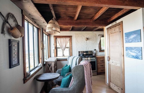Port Angeles Cabin | Halibut Hole Olympic Beach Cabin on the Strait of Juan De Fuca